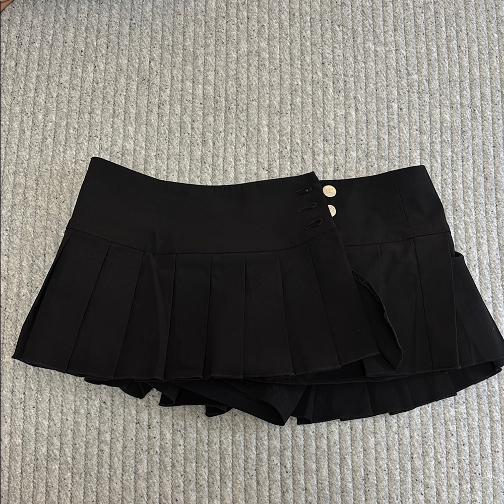 IAMGIA Pleated Skort with Button Detail